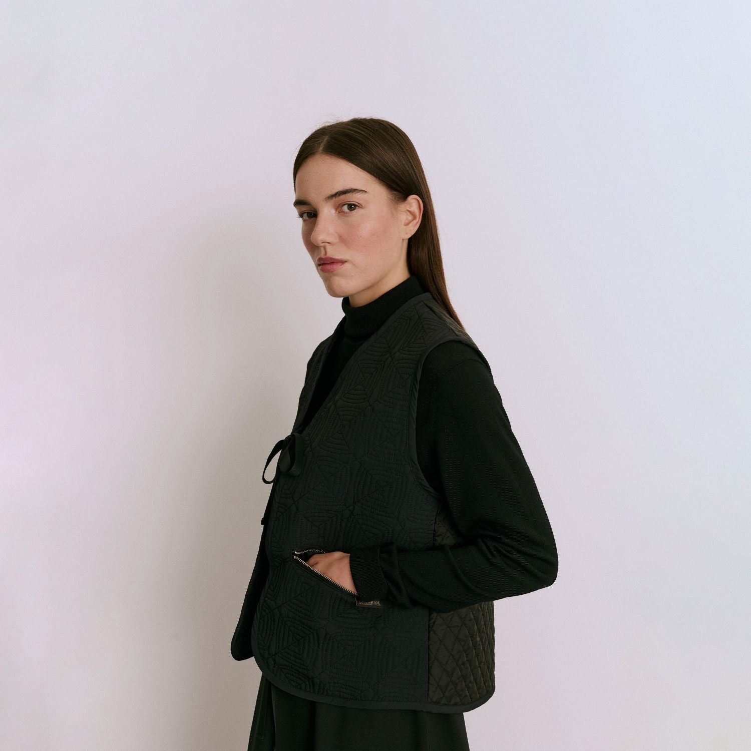 ブラックキルティングジレ レディースジャケット LAVENHAM（ラベンハム）｜Black Edition Front Bow Gilet Womens