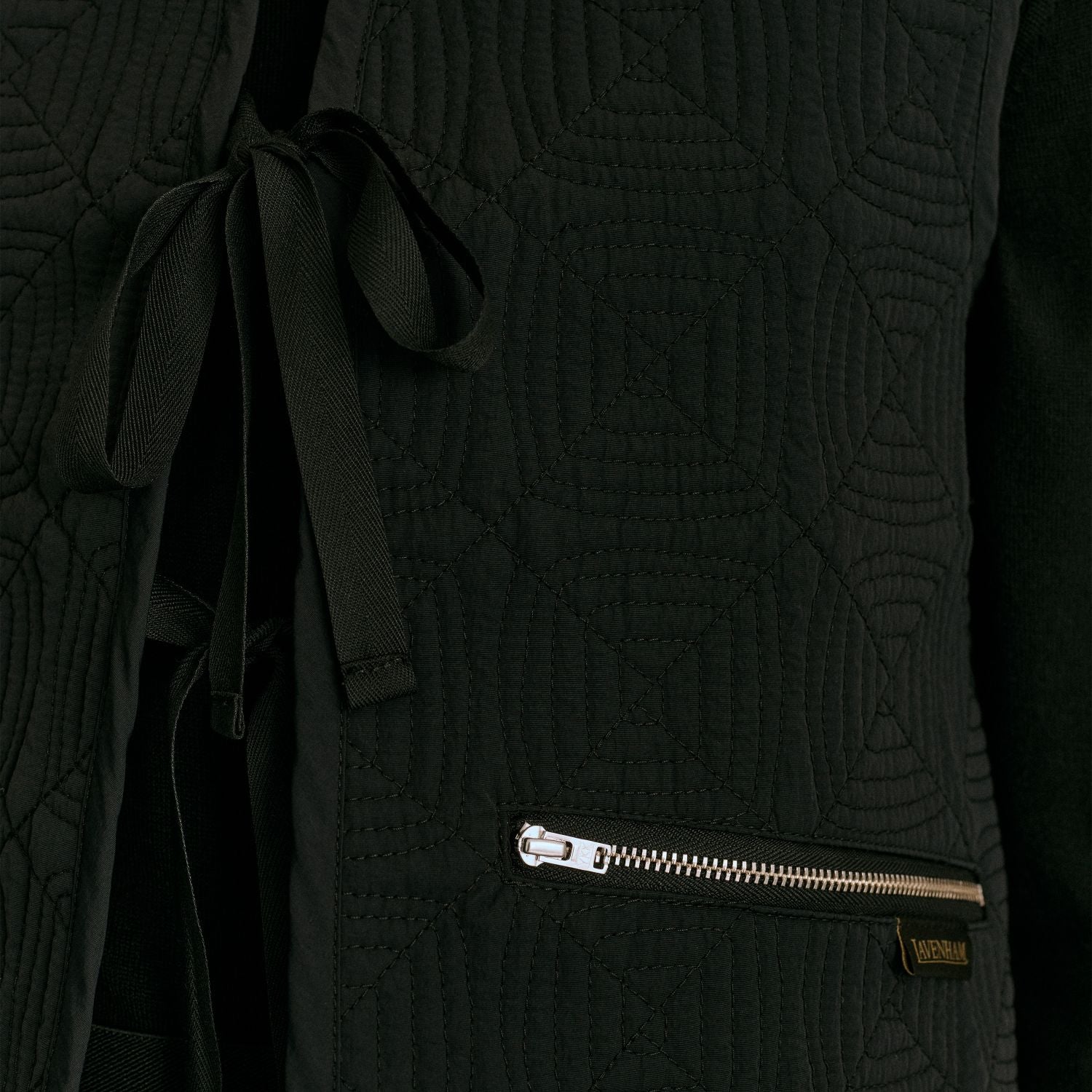 LAVENHAM（ラベンハム）｜Black Edition Front Bow Gilet Womens